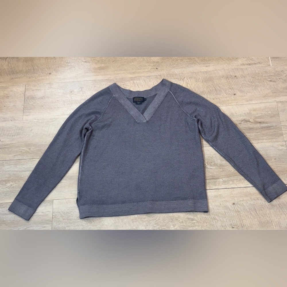 Pendleton Women's 100% Merino Wool V- neck Sweater Size Small - Picture 2 of 7